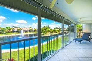 1645 Windy Pines Dr in Naples, FL - Building Photo