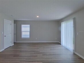 10733 Hidden Banks Gln in Parrish, FL - Building Photo - Building Photo