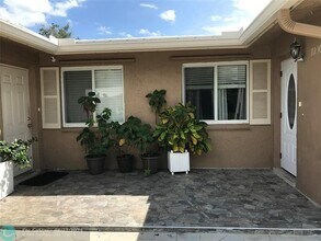 11230 NW 35th St in Coral Springs, FL - Building Photo - Building Photo