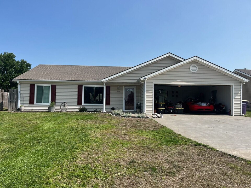 308 Brookridge Dr in Manhattan, KS - Building Photo