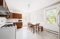 94 Sciarappa St, Unit 2 in Cambridge, MA - Foto de edificio - Building Photo