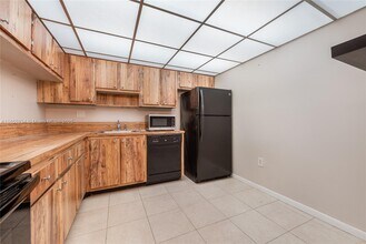10625 SW 112th Ave in Miami, FL - Building Photo - Building Photo