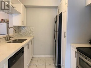 95 Trailwood Dr in Mississauga, ON - Building Photo - Building Photo