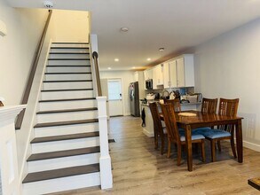 69 Washington St in West Warwick, RI - Building Photo - Building Photo