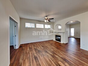 1639 182nd St E in Spanaway, WA - Foto de edificio - Building Photo