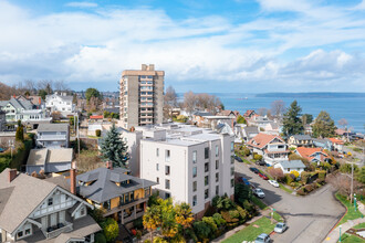 312 N Stadium Way in Tacoma, WA - Building Photo - Building Photo