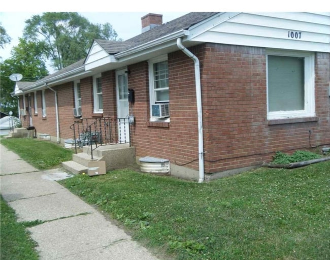 1005 Garfield Ave in Rockford, IL - Building Photo - Building Photo