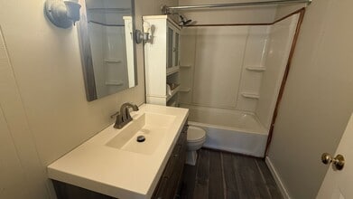 2 Koester Springs Rd in French Village, MO - Building Photo - Building Photo