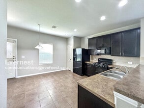 396 Waterloo Dr in Kyle, TX - Building Photo - Building Photo