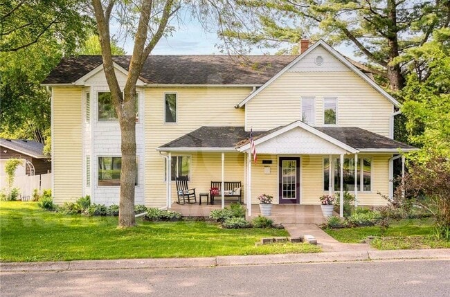 property at 523 Moore St W