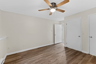 4 Horizon View Dr W in East Greenbush, NY - Building Photo - Building Photo