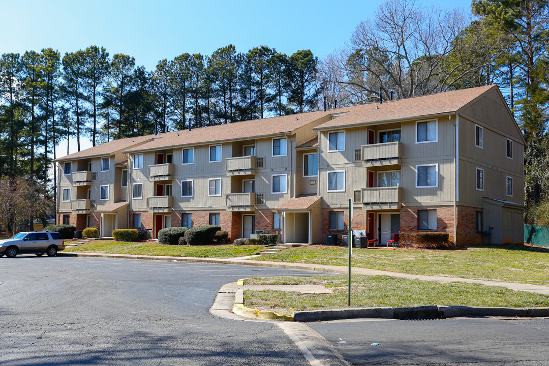 Woodfield Garden Apartments in Charlotte, NC - Building Photo