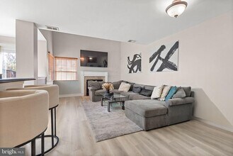 13847 Lord Fairfax Pl in Upper Marlboro, MD - Building Photo - Building Photo