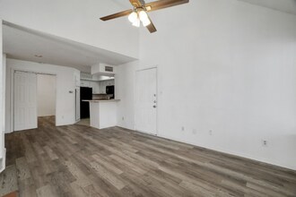 9821 Walnut St-Unit -K204 in Dallas, TX - Building Photo - Building Photo