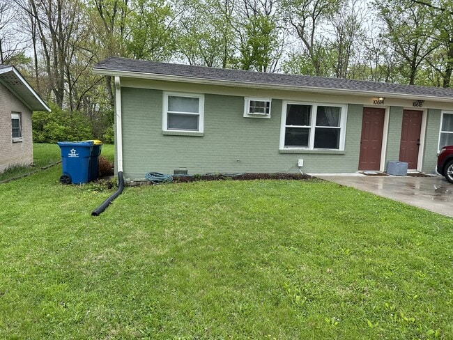 10614 McPherson St in Indianapolis, IN - Foto de edificio - Building Photo