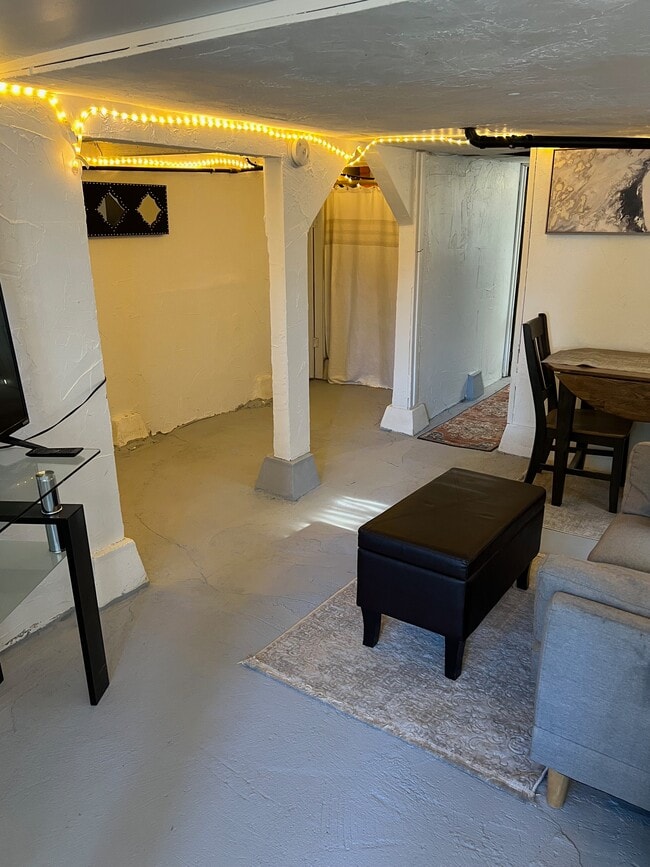 801 Delta St, Unit Basement Apartment in Klamath Falls, OR - Building Photo - Building Photo