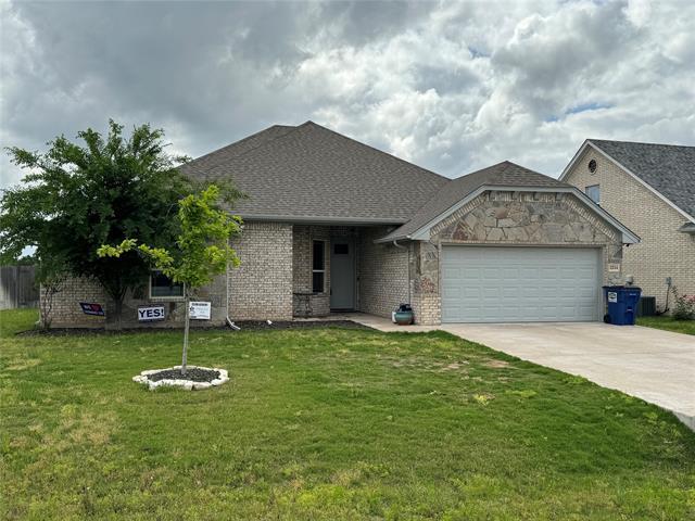 3214 White Horse Dr in Granbury, TX - Building Photo