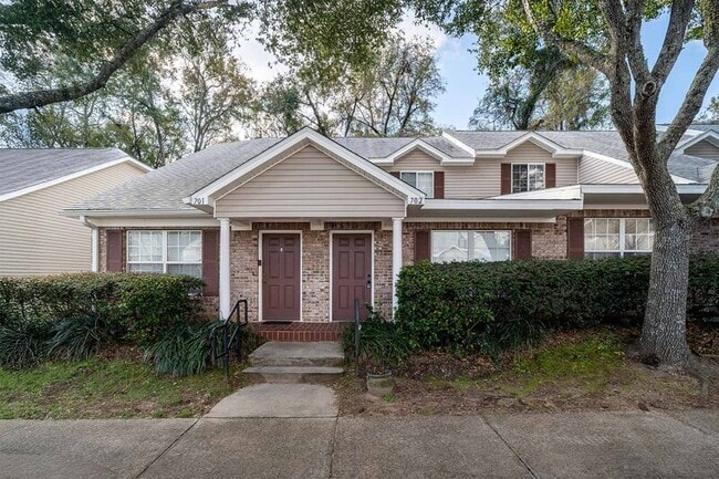 property at 2738 W Tharpe St