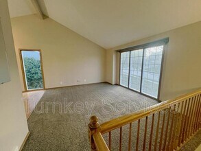 2107 Queen Dr in Papillion, NE - Building Photo - Building Photo