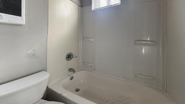 1038 W Orleans St in Philadelphia, PA - Building Photo - Building Photo