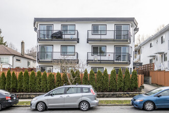 868 6th Av E in Vancouver, BC - Building Photo - Building Photo