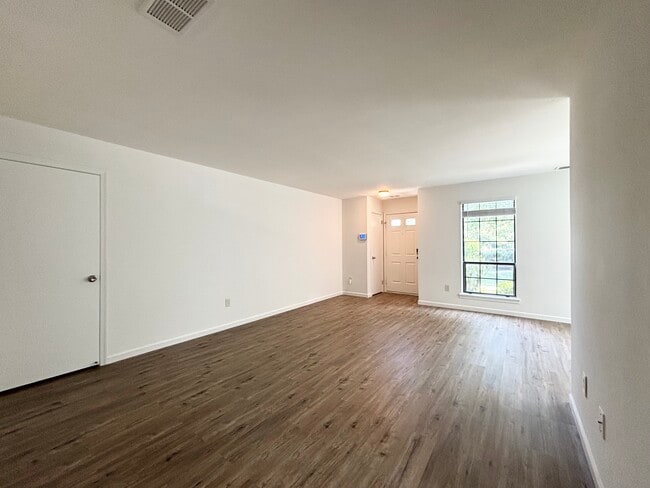 33 Wyndham Pl in Robbinsville, NJ - Building Photo - Building Photo