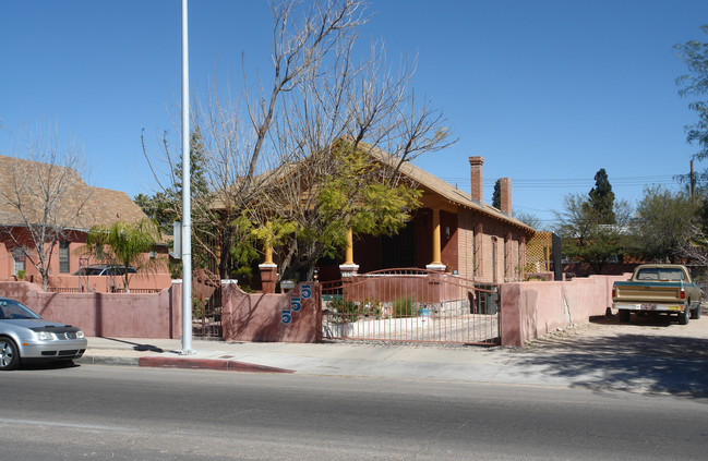 555 S Stone Ave in Tucson, AZ - Building Photo - Building Photo