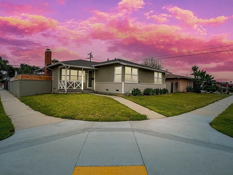 13817 Purche Ave in Gardena, CA - Foto de edificio