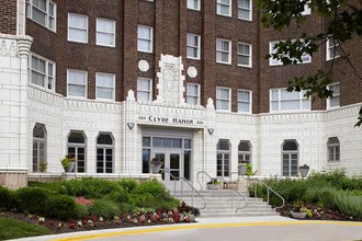 Clyde Manor in Kansas City, MO - Foto de edificio - Building Photo