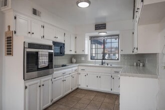 2248 Sunnyside Ave in Clovis, CA - Building Photo - Building Photo