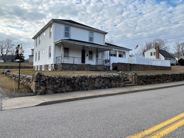 60 Stillman Ave in Stonington, CT - Building Photo