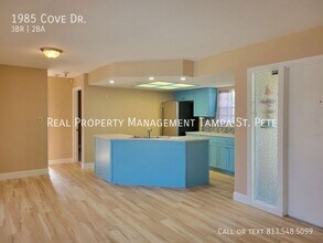 1985 Cove Dr in Largo, FL - Building Photo - Building Photo