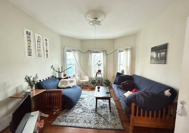 37 Josephine Ave, Unit 2 in Somerville, MA - Building Photo - Building Photo