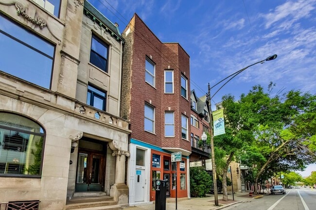 1128 W Armitage Ave in Chicago, IL - Building Photo - Building Photo