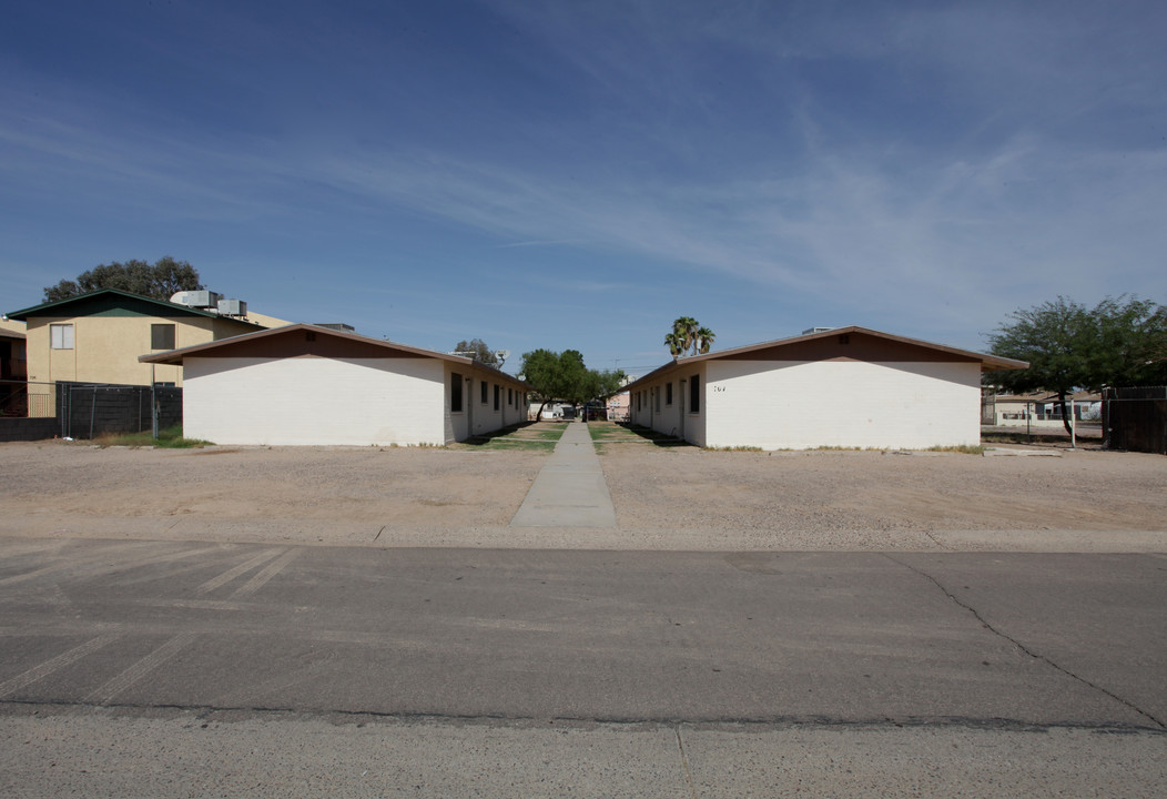 702-704 W 11th St in Casa Grande, AZ - Building Photo