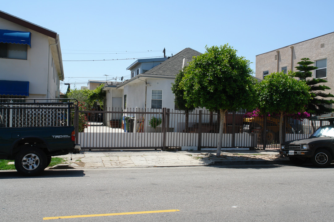 979 S Catalina St in Los Angeles, CA - Building Photo