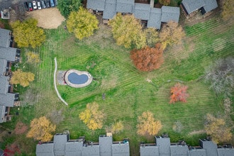 Pike Place KY Apartments and Townhomes in Highland Heights, KY - Building Photo - Building Photo