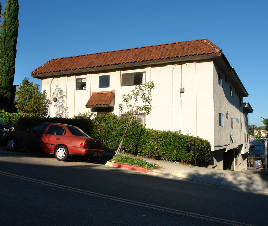 711 N Benton Way in Los Angeles, CA - Building Photo