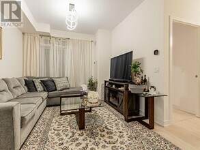 30 Upper Mall Wy in Vaughan, ON - Building Photo - Building Photo