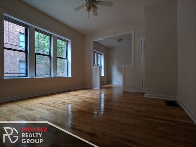 3832 N Fremont St, Unit 3823-2e in Chicago, IL - Foto de edificio - Building Photo