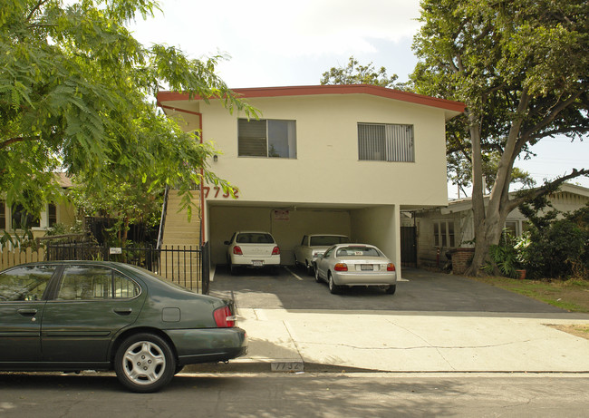 7732 N Norton Ave in Los Angeles, CA - Foto de edificio - Building Photo