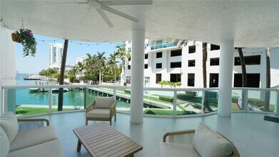 7918 Harbor Island Dr, Unit # 112 in North Bay Village, FL - Building Photo - Building Photo