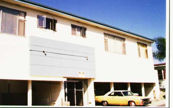 809 Flora Dr in Inglewood, CA - Building Photo - Building Photo