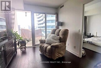 85-3885 Wood St in Toronto, ON - Building Photo - Building Photo