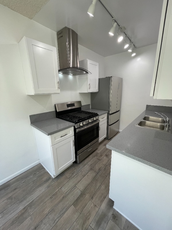 property at 1333 9th St