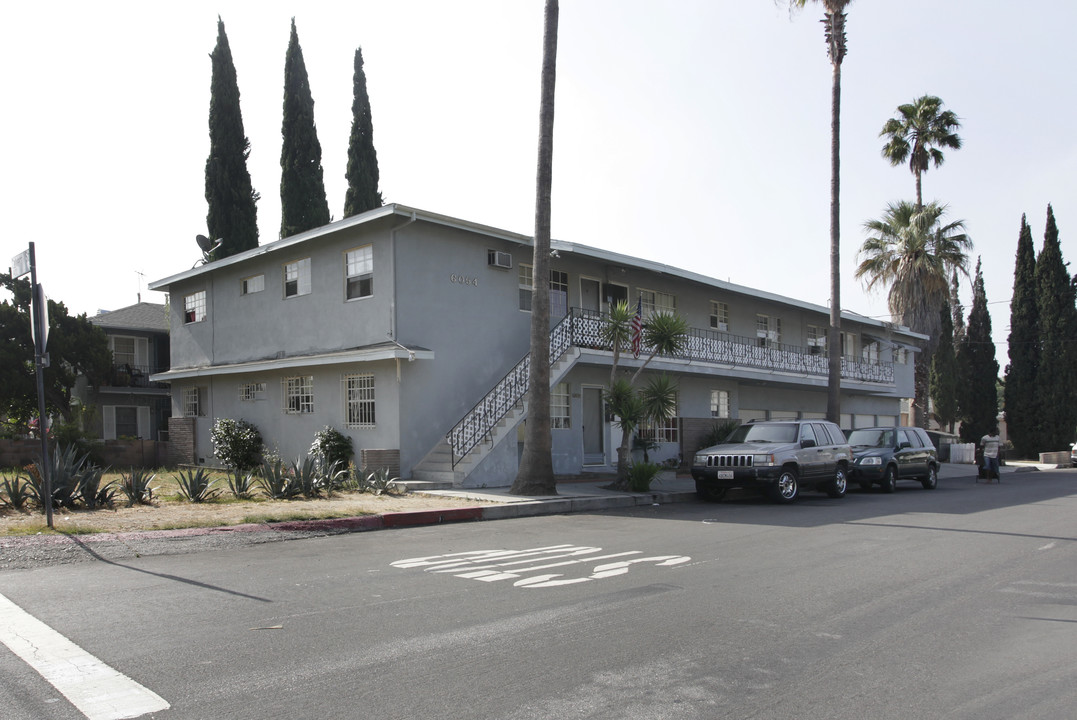 6054 Farmdale Ave in North Hollywood, CA - Foto de edificio