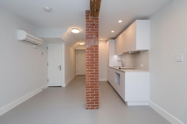462 Massachusetts Ave, Unit 3 in Boston, MA - Foto de edificio - Building Photo