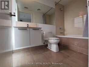 28-3128 Wellesley St E in Toronto, ON - Building Photo - Building Photo