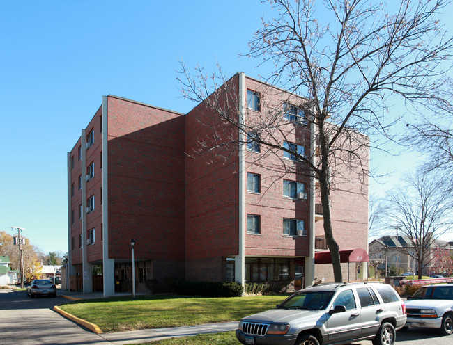 Snelling Manor in Minneapolis, MN - Building Photo - Building Photo