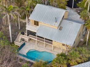 1241 Junonia St in Sanibel, FL - Building Photo - Building Photo